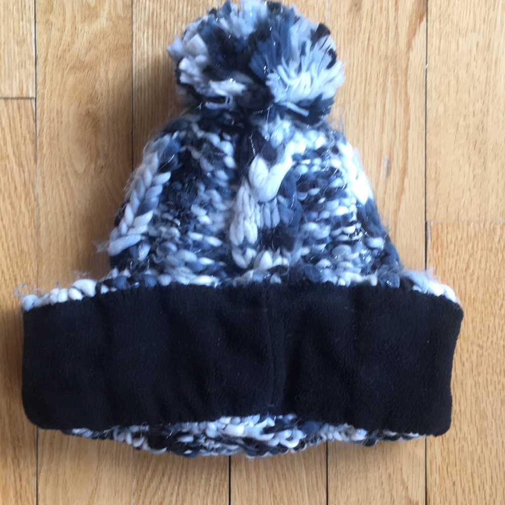 EUC | Roxy | Knit Toque - Picture 6 of 6